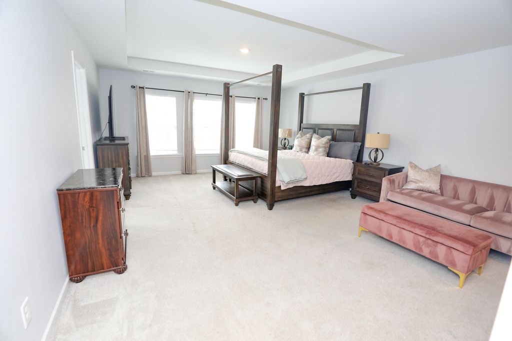 Image 10 of property listing at 208 Garden Lily Lane, Summerville, SC 29485