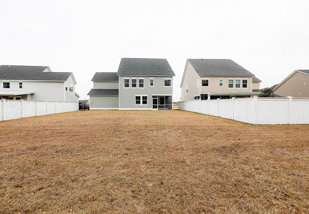 Image 2 of property listing at 208 Garden Lily Lane, Summerville, SC 29485