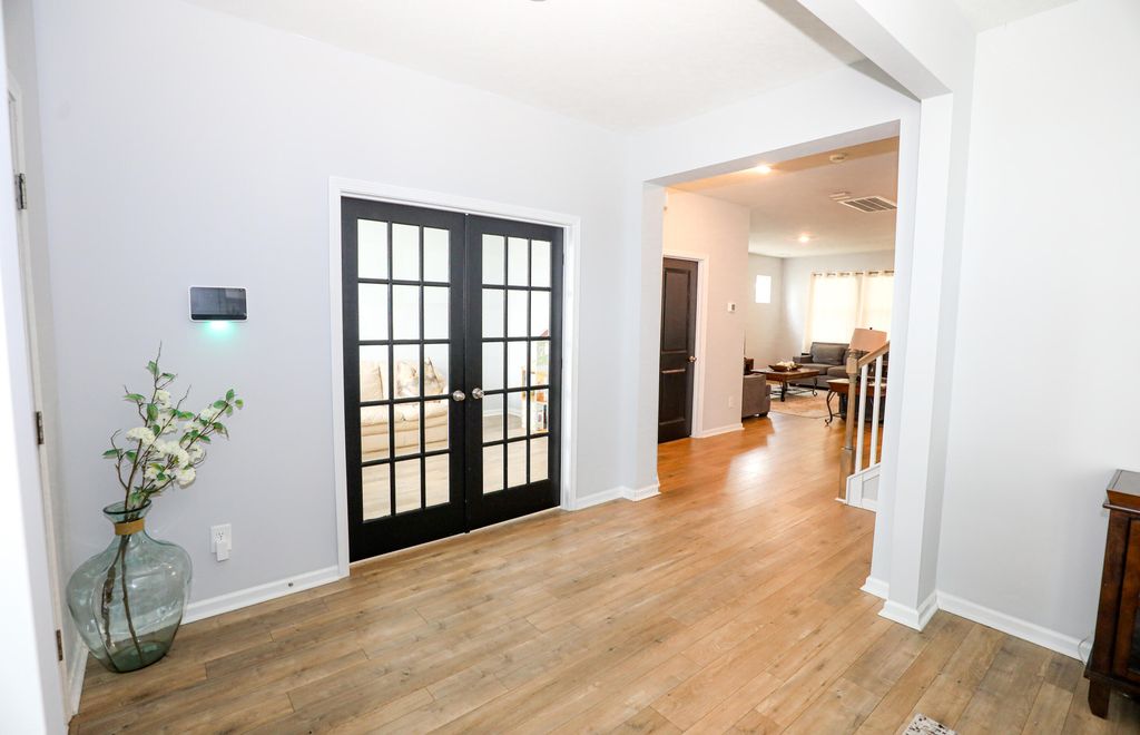 Image 5 of property listing at 208 Garden Lily Lane, Summerville, SC 29485