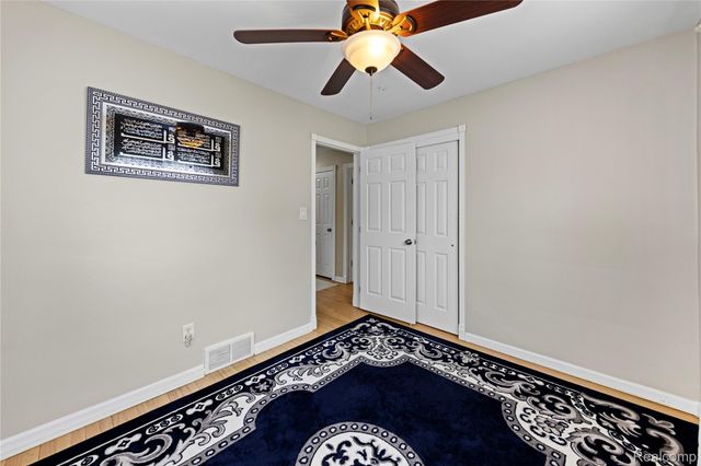 4692 McKinley Street, Dearborn Heights, MI 48125