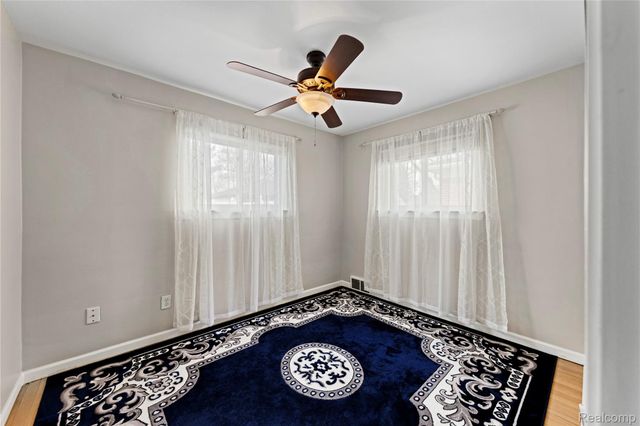 4692 McKinley Street, Dearborn Heights, MI 48125