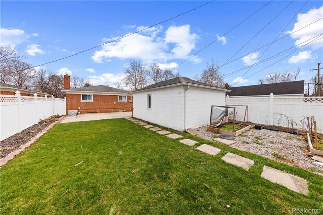 4692 McKinley Street, Dearborn Heights, MI 48125