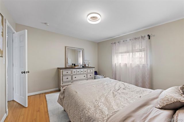 4692 McKinley Street, Dearborn Heights, MI 48125