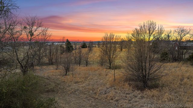 3 S Peoria Avenue, Glenpool, OK 74033