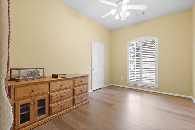 15 Dardenelle Court, Conroe, TX 77384