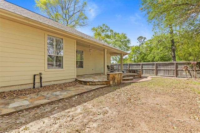 15 Dardenelle Court, Conroe, TX 77384