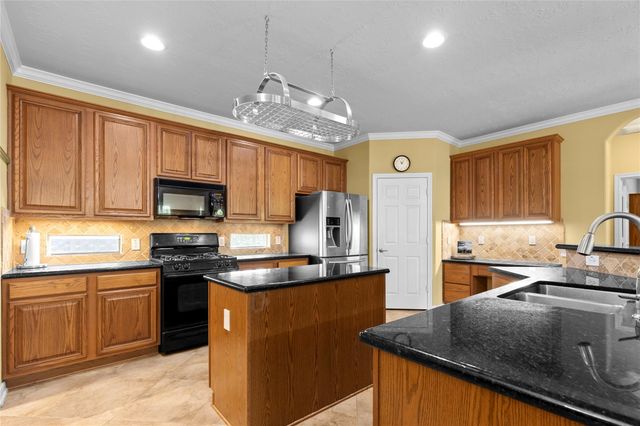 15 Dardenelle Court, Conroe, TX 77384