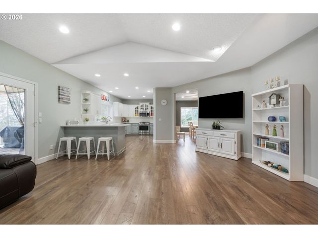 4527 Nw CENTER Ct, Camas, WA 98607