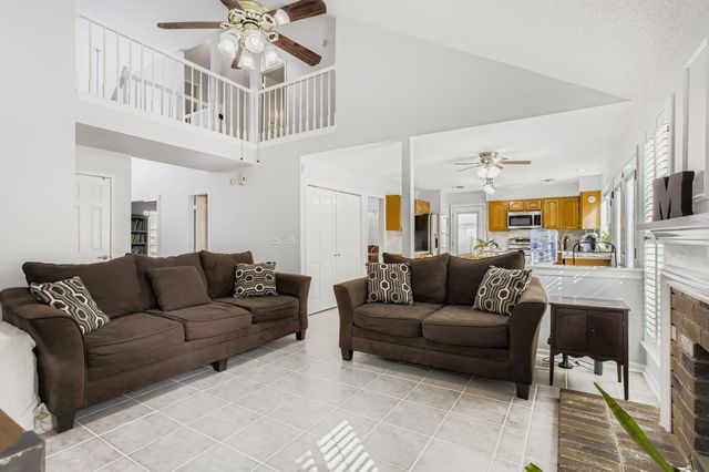 7530 Dogwood Falls Road, Houston, TX 77095