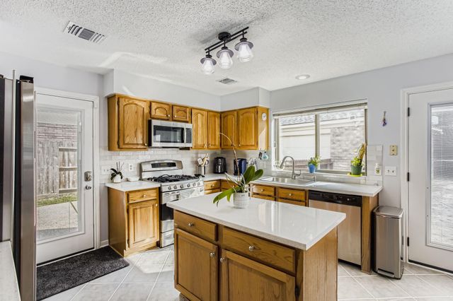 7530 Dogwood Falls Road, Houston, TX 77095