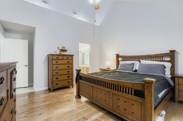 7530 Dogwood Falls Road, Houston, TX 77095