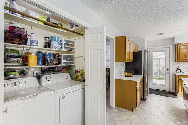 7530 Dogwood Falls Road, Houston, TX 77095