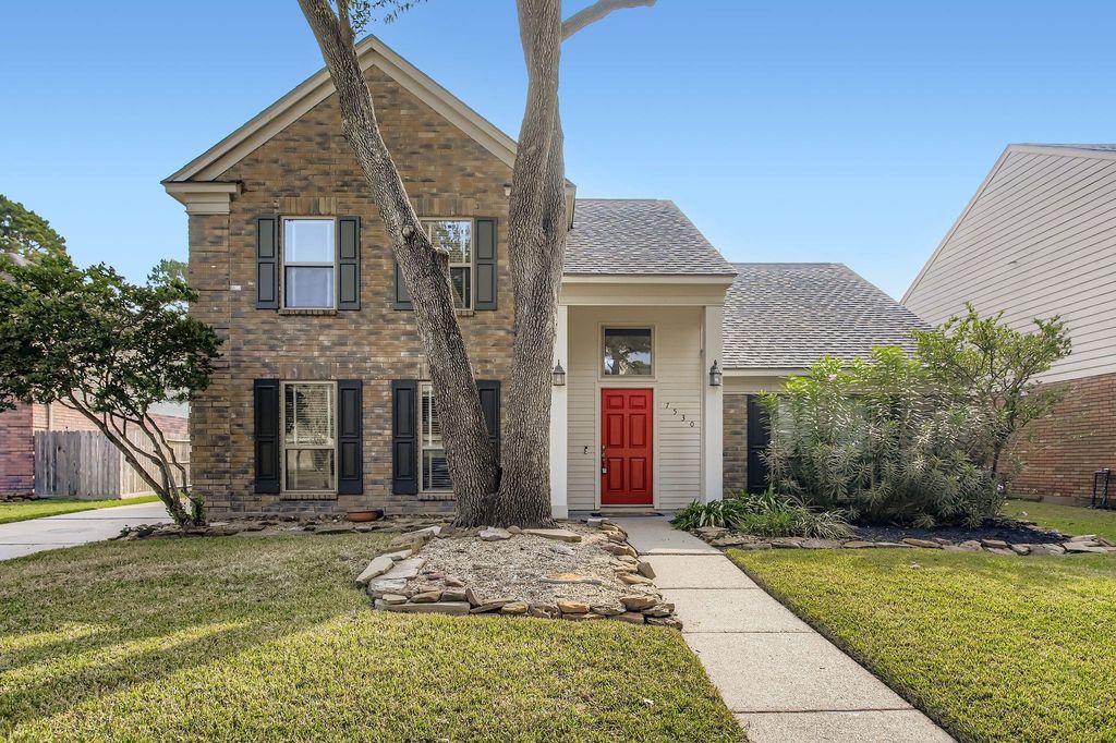 7530 Dogwood Falls Road, Houston, TX 77095