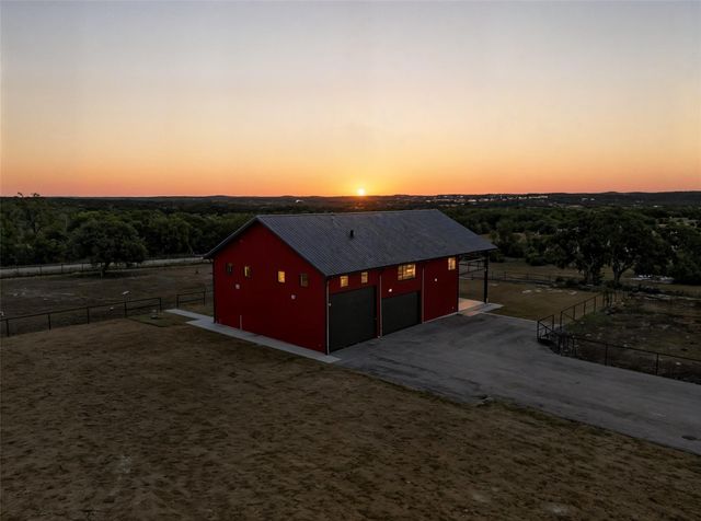 561 Broken Bit TRL, Dripping Springs, TX 78620