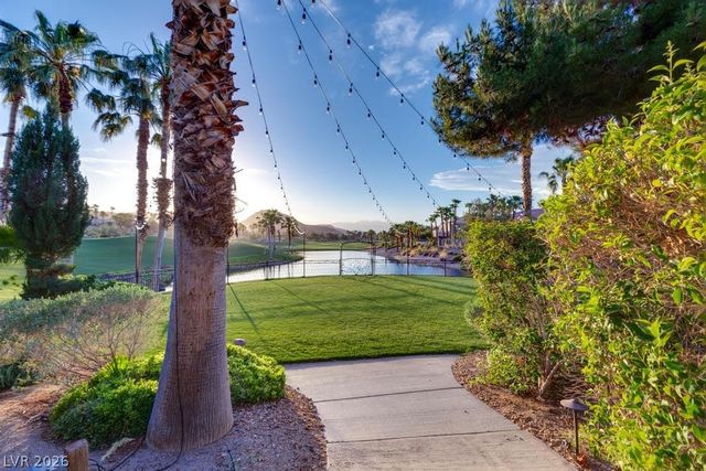 326 Grassy Pines Court, Las Vegas, NV 89148