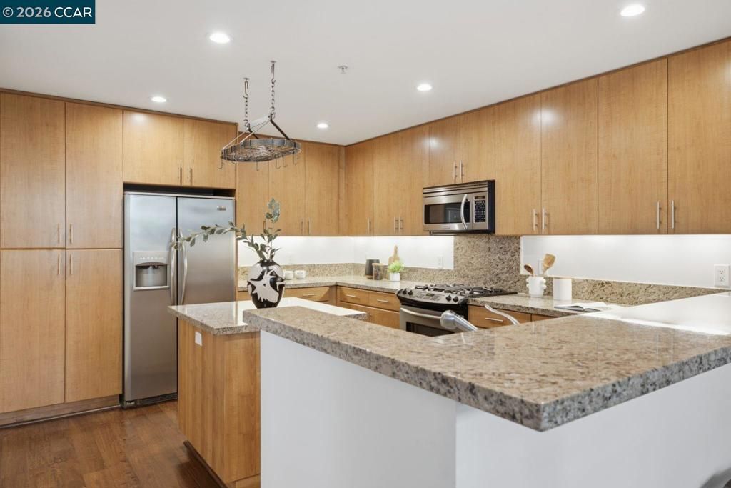 Image 17 of property listing at 438 W Grand Ave 418, Oakland, CA 94612
