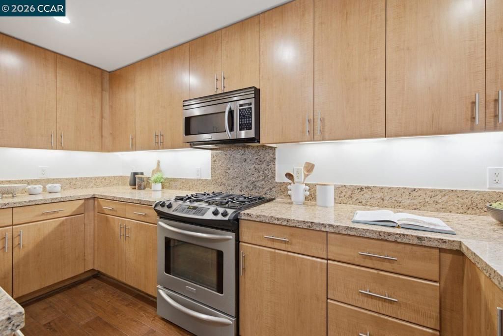 Image 22 of property listing at 438 W Grand Ave 418, Oakland, CA 94612