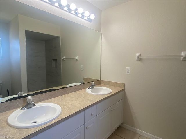 4401 NE 22nd PL, Cape Coral, FL 33909
