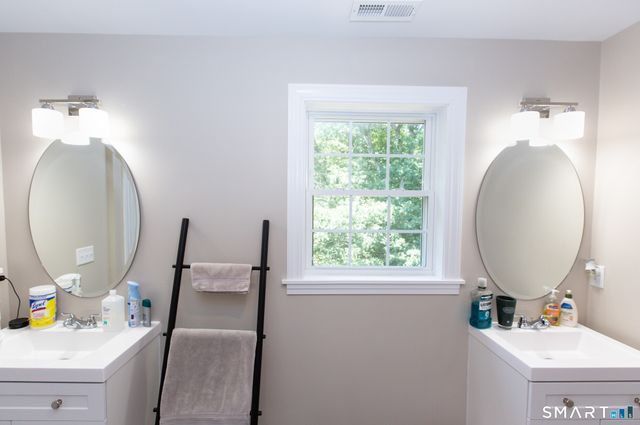 209 Winding Hollow Road, Groton, CT 06340