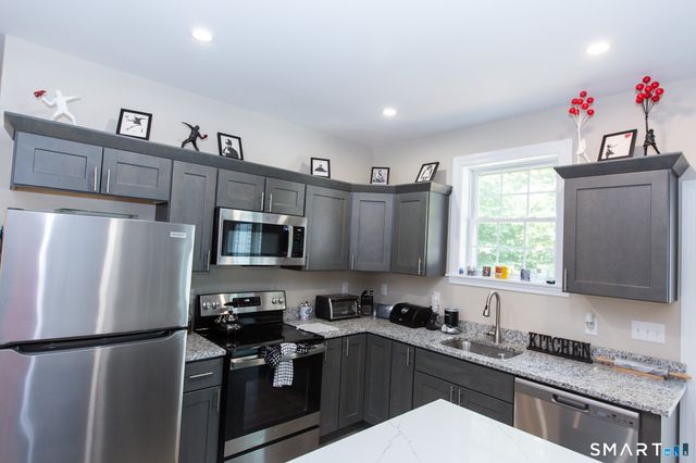 209 Winding Hollow Road, Groton, CT 06340
