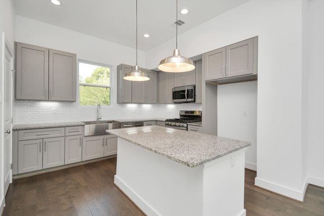 420 Janisch Road F, Houston, TX 77018