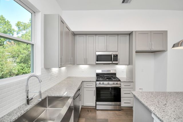 420 Janisch Road F, Houston, TX 77018