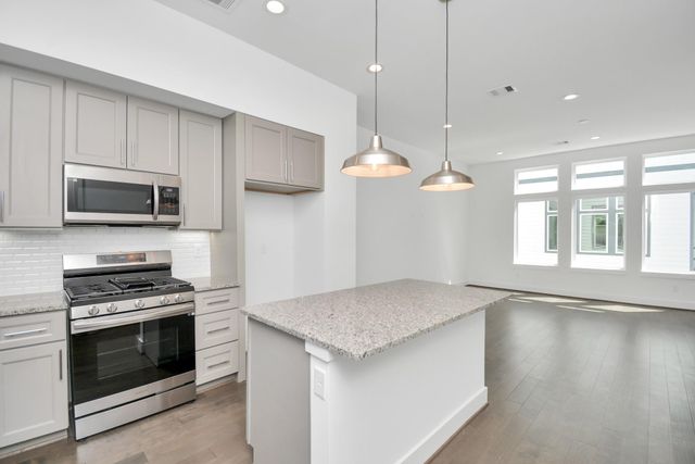 420 Janisch Road F, Houston, TX 77018