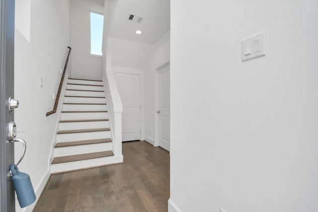 420 Janisch Road F, Houston, TX 77018