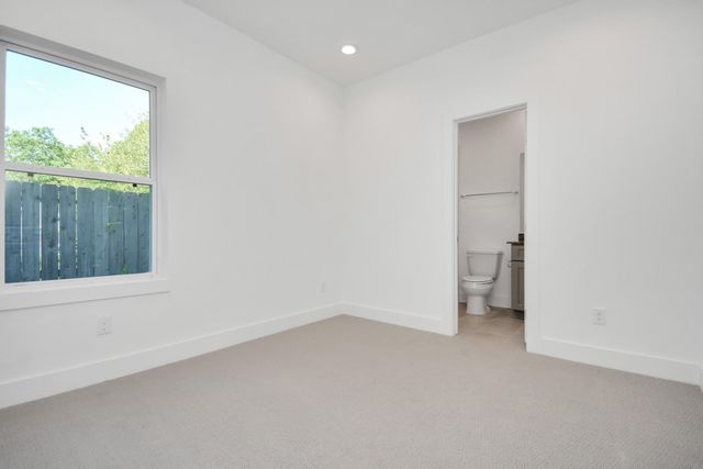 420 Janisch Road F, Houston, TX 77018