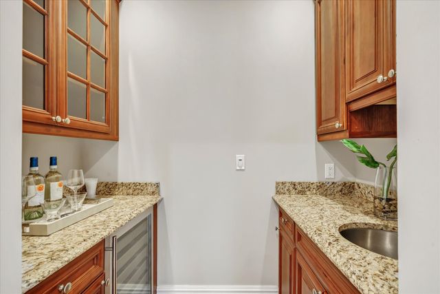 139 Jelliff Mill Road, New Canaan, CT 06840