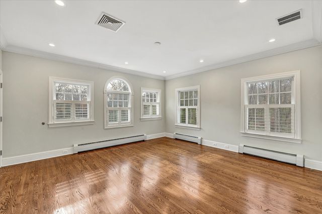 139 Jelliff Mill Road, New Canaan, CT 06840