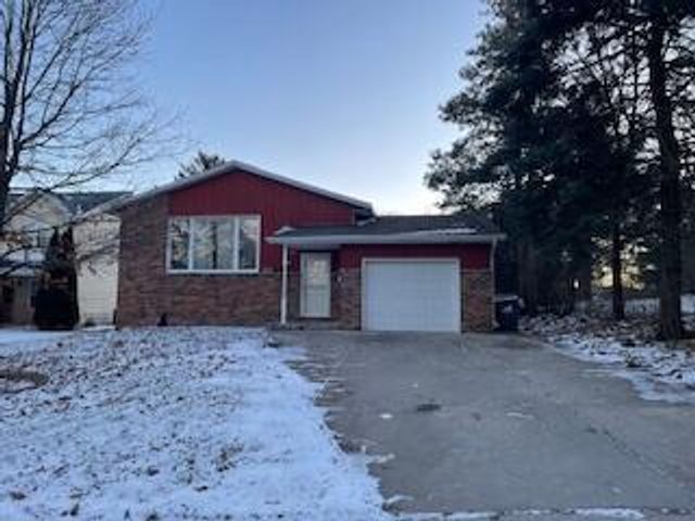 1935 Highland AVENUE, Waukesha, WI 53186