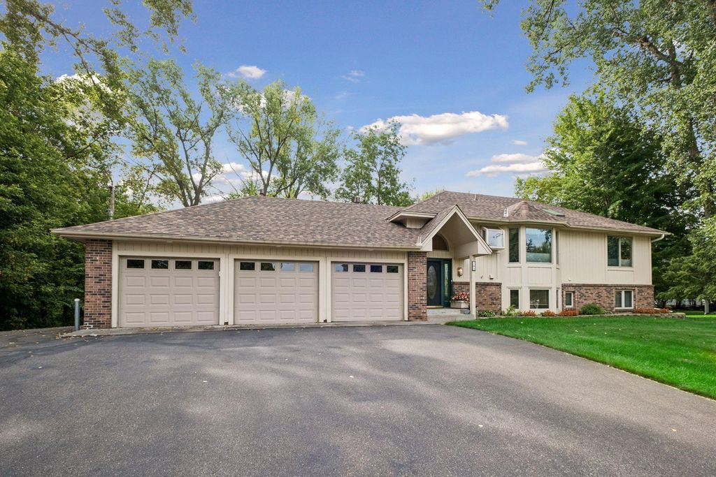 7 Kaiser Avenue, Medicine Lake, MN 55441 — exterior
