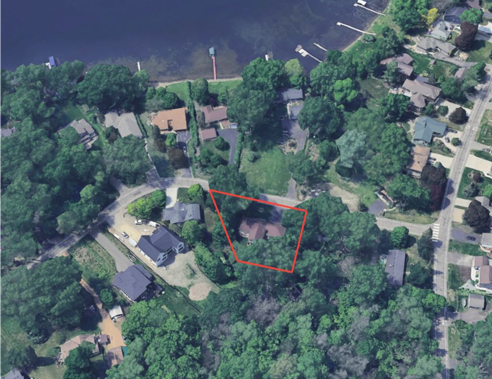 7 Kaiser Avenue, Medicine Lake, MN 55441 — photo 2