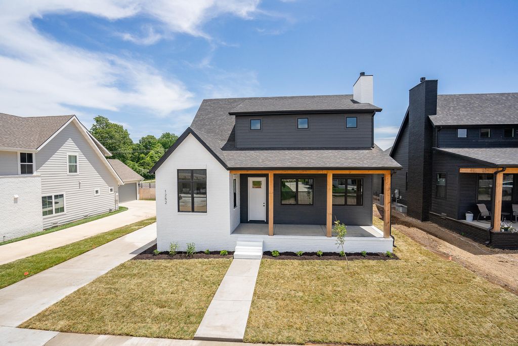 2190 E Will Street, Republic, MO 65738