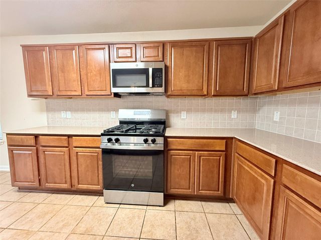 431 Mantova Drive, Houston, TX 77073