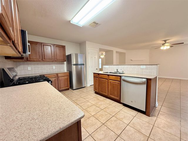 431 Mantova Drive, Houston, TX 77073