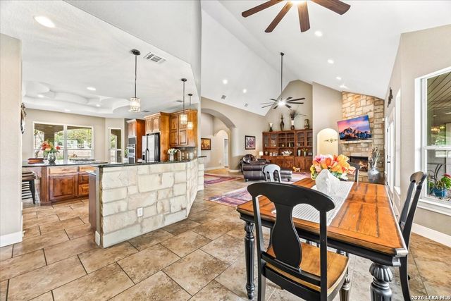 563 Cambridge, New Braunfels, TX 78132