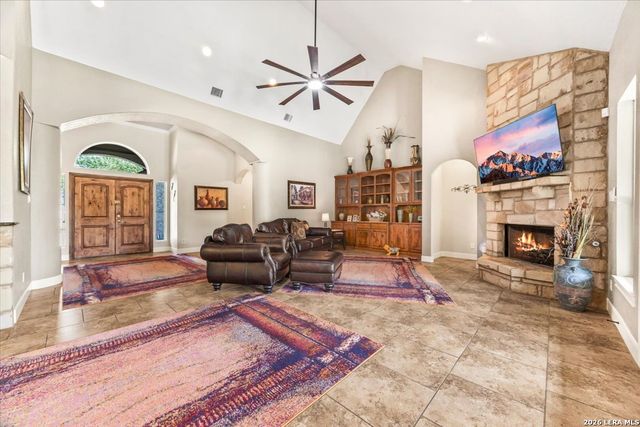 563 Cambridge, New Braunfels, TX 78132