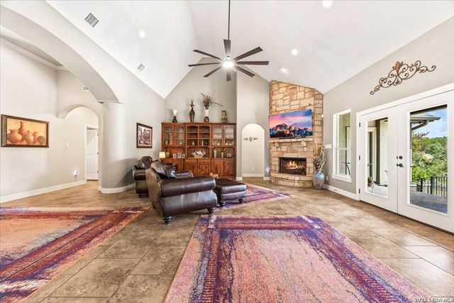 563 Cambridge, New Braunfels, TX 78132