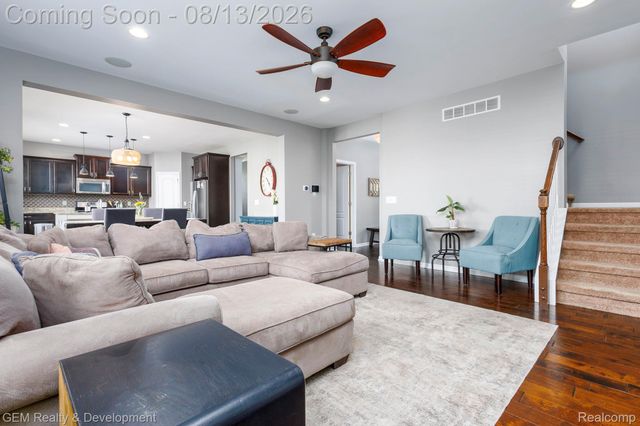 8066 Chestnut Drive, Westland, MI 48185