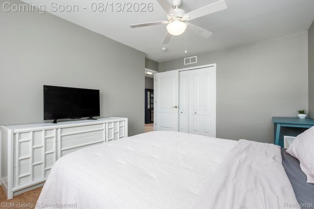 8066 Chestnut Drive, Westland, MI 48185