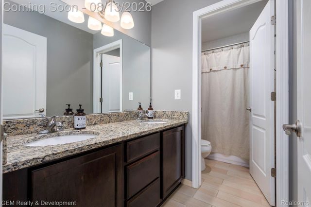 8066 Chestnut Drive, Westland, MI 48185