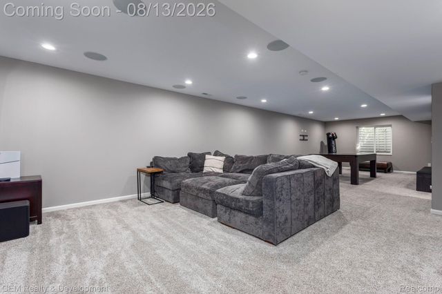 8066 Chestnut Drive, Westland, MI 48185