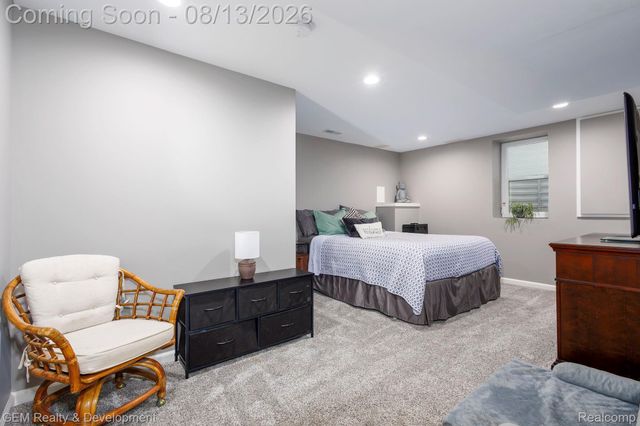 8066 Chestnut Drive, Westland, MI 48185