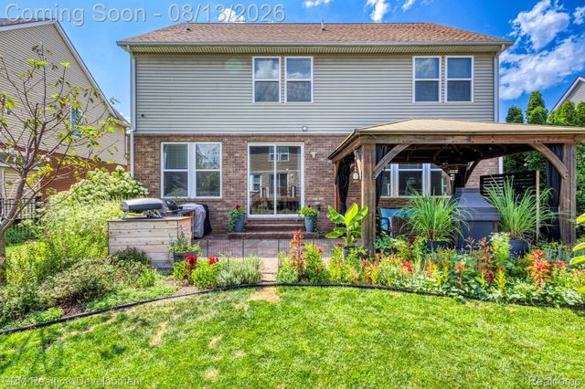 8066 Chestnut Drive, Westland, MI 48185