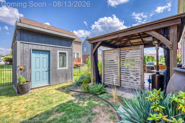 8066 Chestnut Drive, Westland, MI 48185