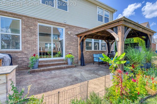 8066 Chestnut Drive, Westland, MI 48185