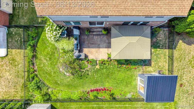 8066 Chestnut Drive, Westland, MI 48185