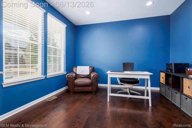 8066 Chestnut Drive, Westland, MI 48185